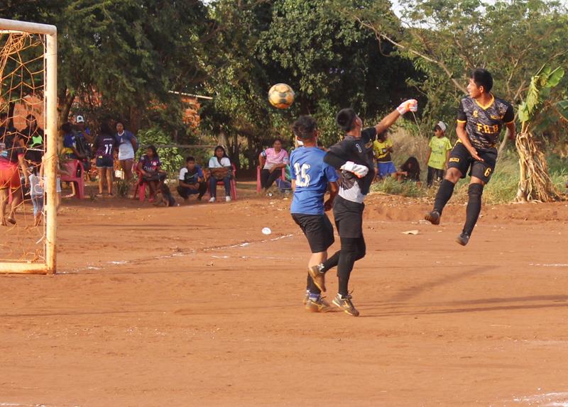 Abertura da 1ª Copa Terrão de Futebol masculino e feminino em Amambai