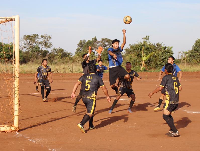 Com grande sucesso Seind abriu 1ª Copa Terrão de Futebol em Amambai