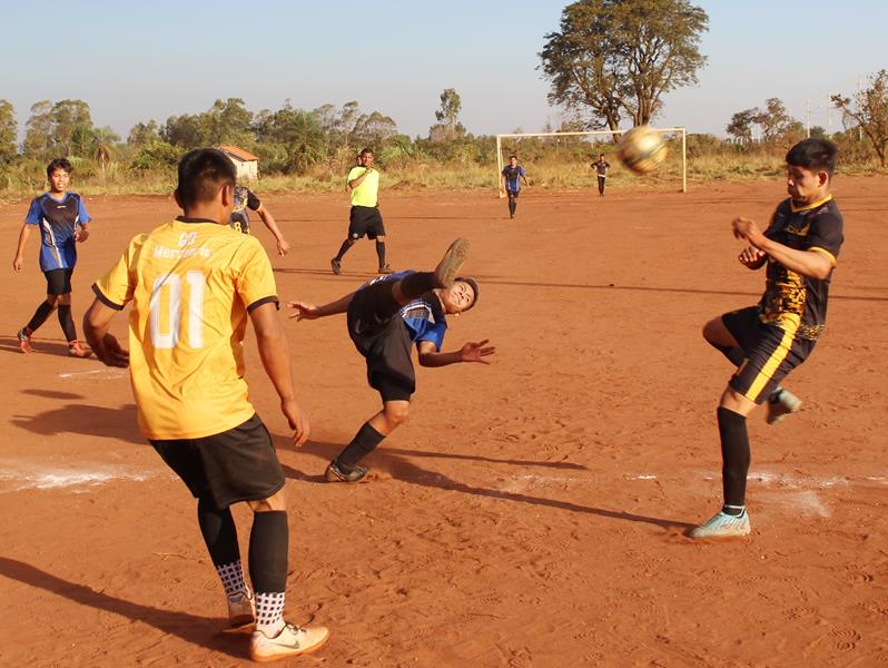 Com grande sucesso Seind abriu 1ª Copa Terrão de Futebol em Amambai