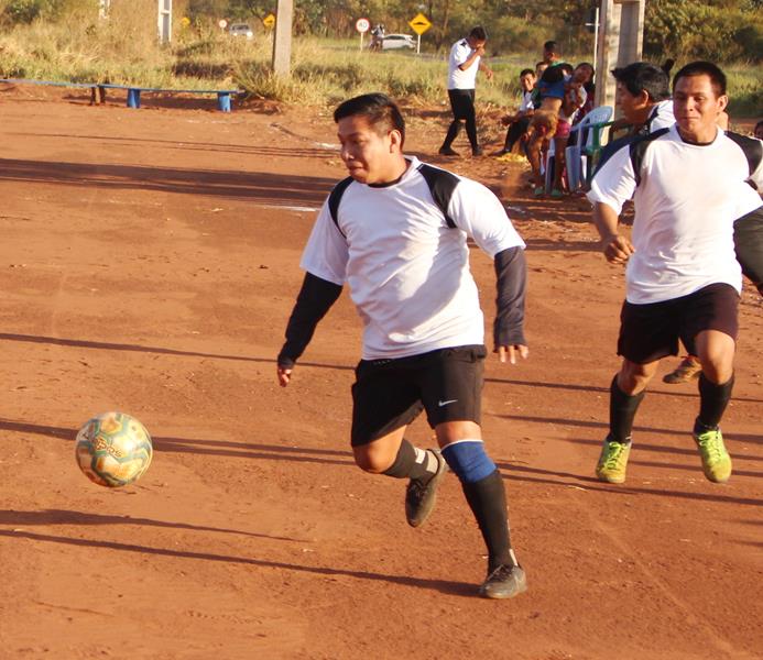 Abertura da 1ª Copa Terrão de Futebol masculino e feminino em Amambai