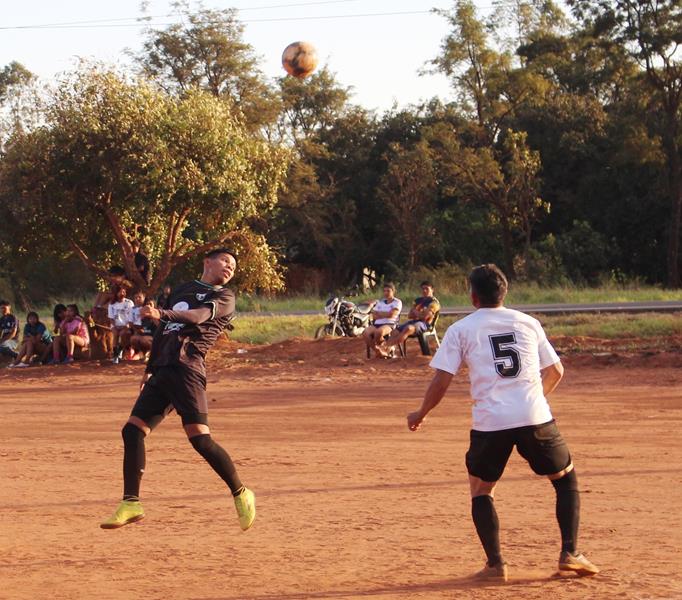 Abertura da 1ª Copa Terrão de Futebol masculino e feminino em Amambai