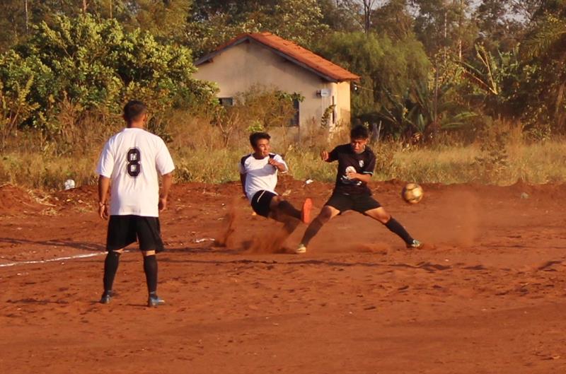 Abertura da 1ª Copa Terrão de Futebol masculino e feminino em Amambai