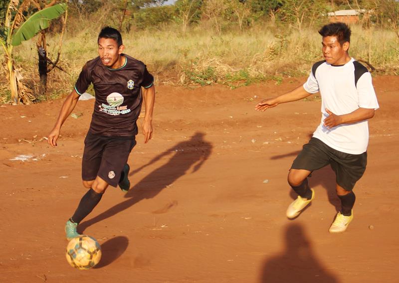 Abertura da 1ª Copa Terrão de Futebol masculino e feminino em Amambai