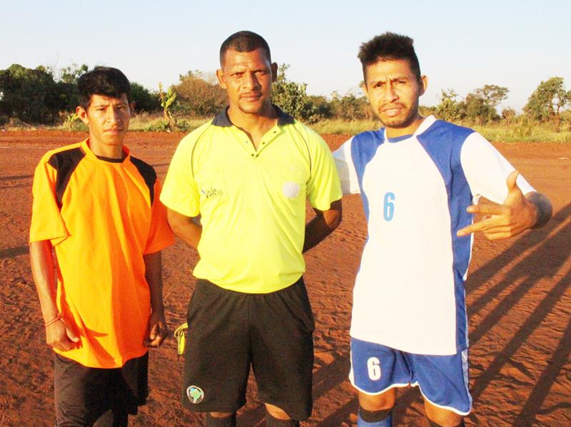 Abertura da 1ª Copa Terrão de Futebol masculino e feminino em Amambai