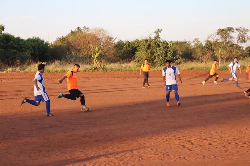 Abertura da 1ª Copa Terrão de Futebol masculino e feminino em Amambai