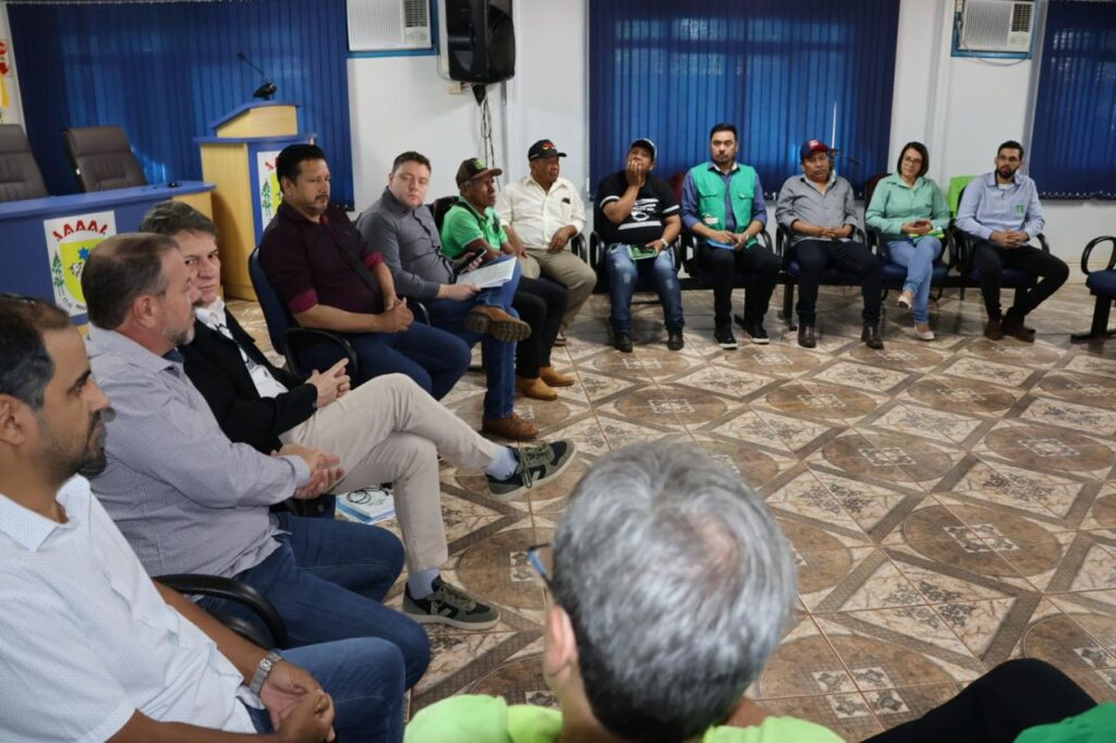 Prefeito e vereadores recebem autoridades para discutir melhorias nas comunidades indígenas de Paranhos