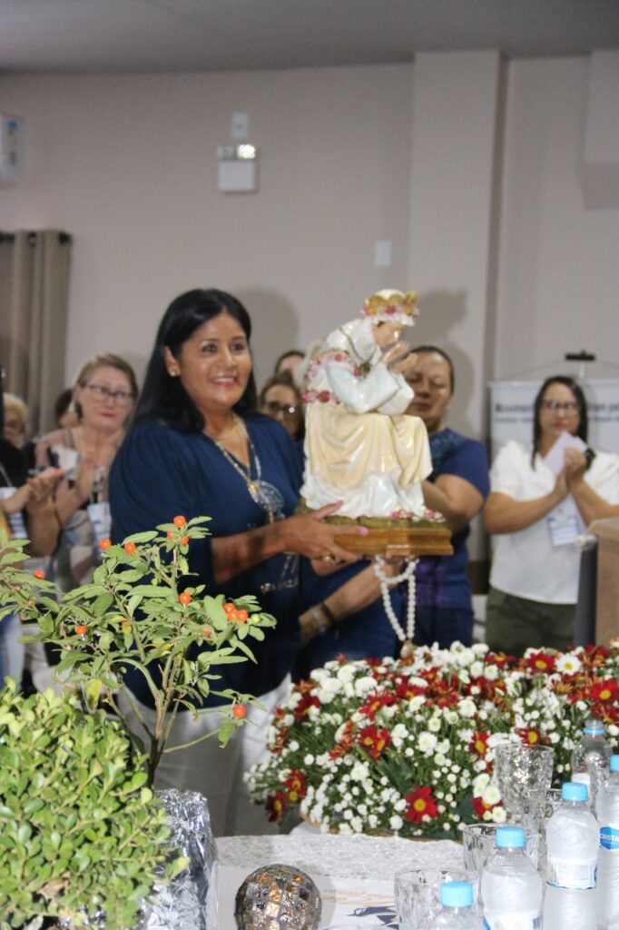 Encontro Paroquial na Igreja Matriz Nossa Senhora Auxiliadora reúne mães de Amambai e região