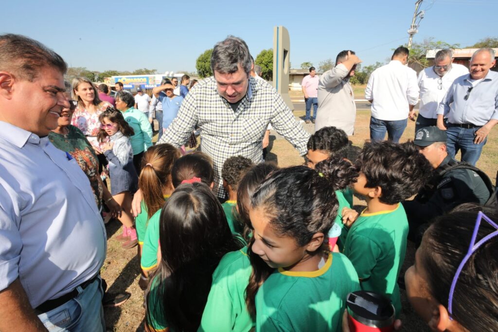 Governo de MS inaugura Estrada do 21, Rodovia do Turismo e obras em infraestrutura e saneamento em Bonito