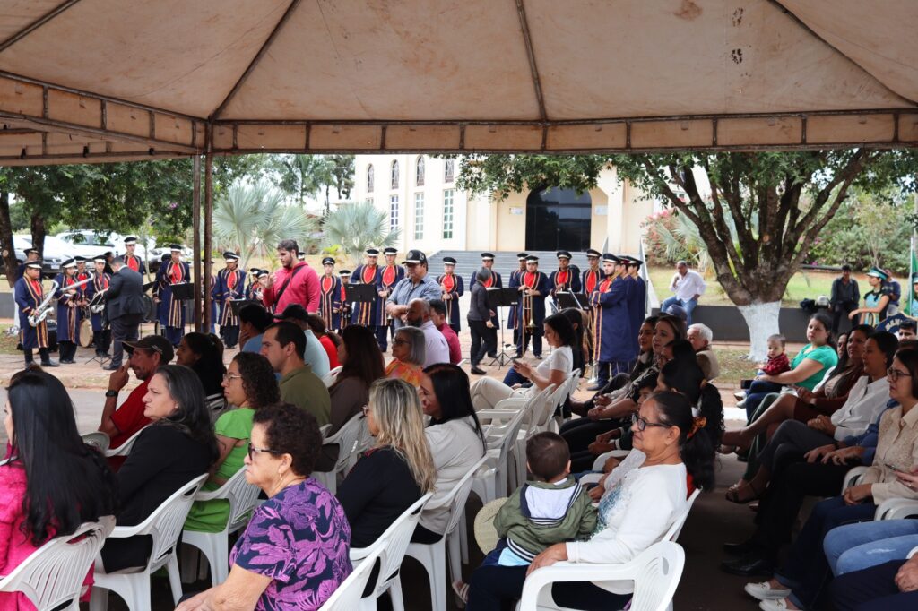 Vereadores de Paranhos inauguraram uma das maiores Câmaras Municipais do interior de Mato Grosso do Sul