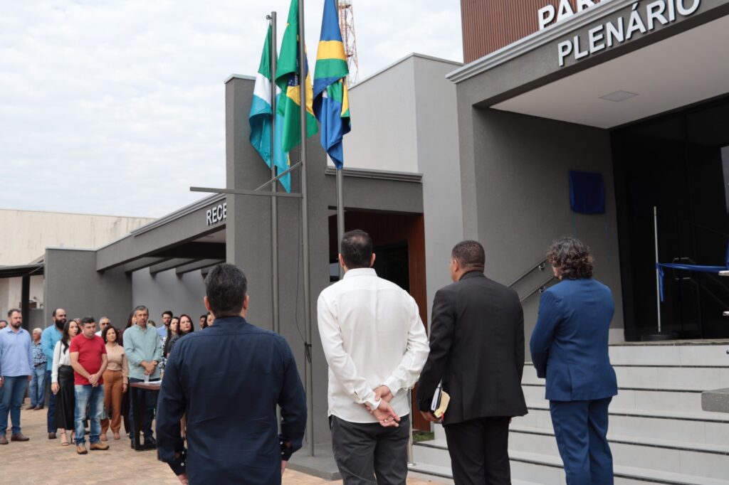 Vereadores de Paranhos inauguraram uma das maiores Câmaras Municipais do interior de Mato Grosso do Sul