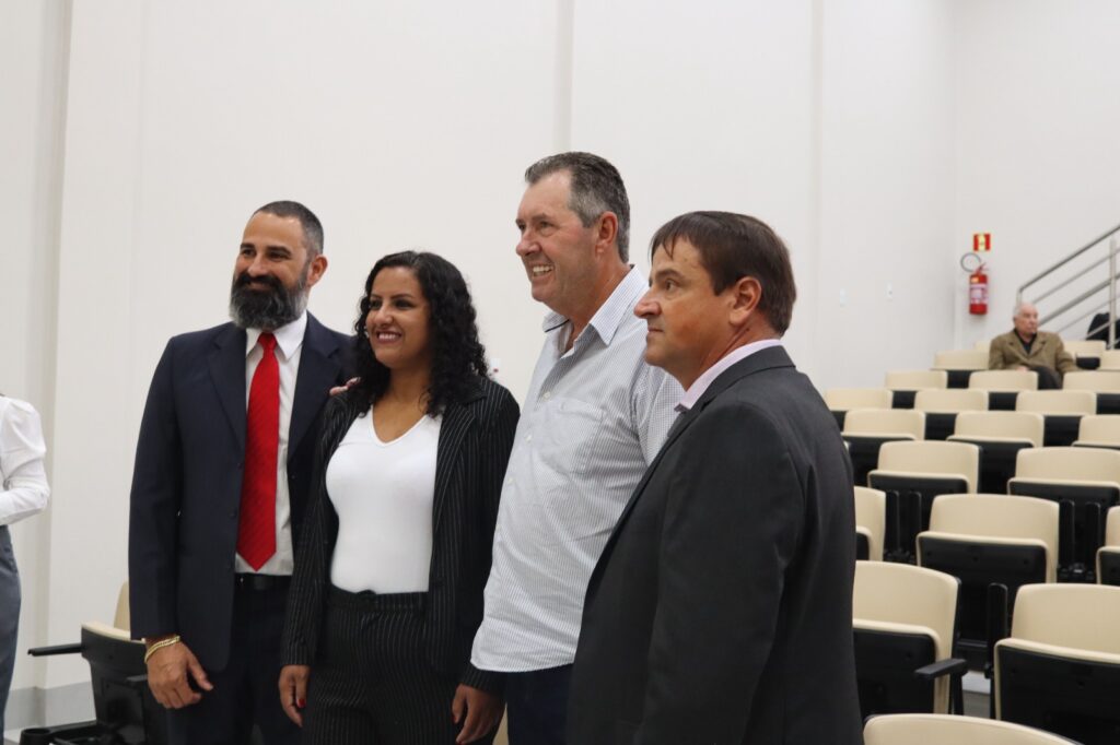 Vereadores de Paranhos inauguraram uma das maiores Câmaras Municipais do interior de Mato Grosso do Sul