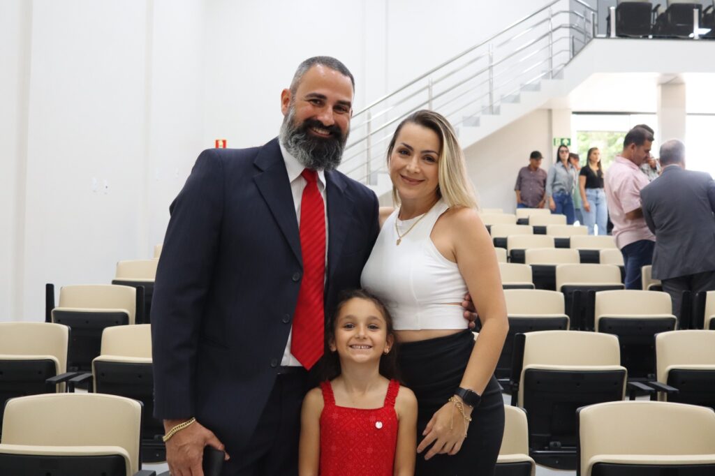 Vereadores de Paranhos inauguraram uma das maiores Câmaras Municipais do interior de Mato Grosso do Sul