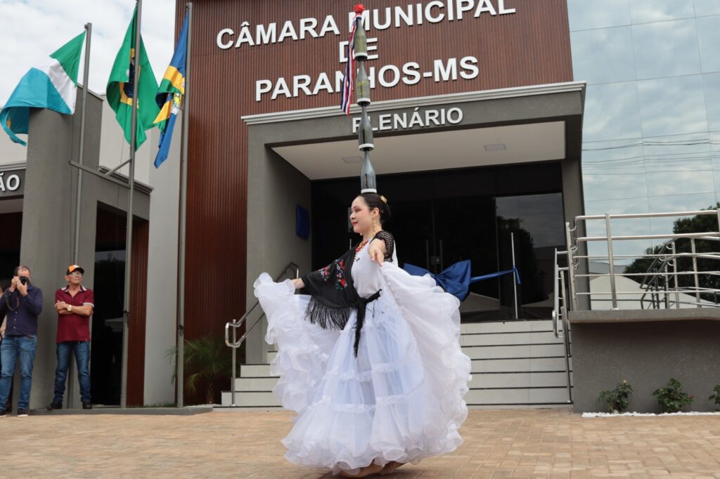 Vereadores de Paranhos inauguraram uma das maiores Câmaras Municipais do interior de Mato Grosso do Sul nesta sexta-feira (5)