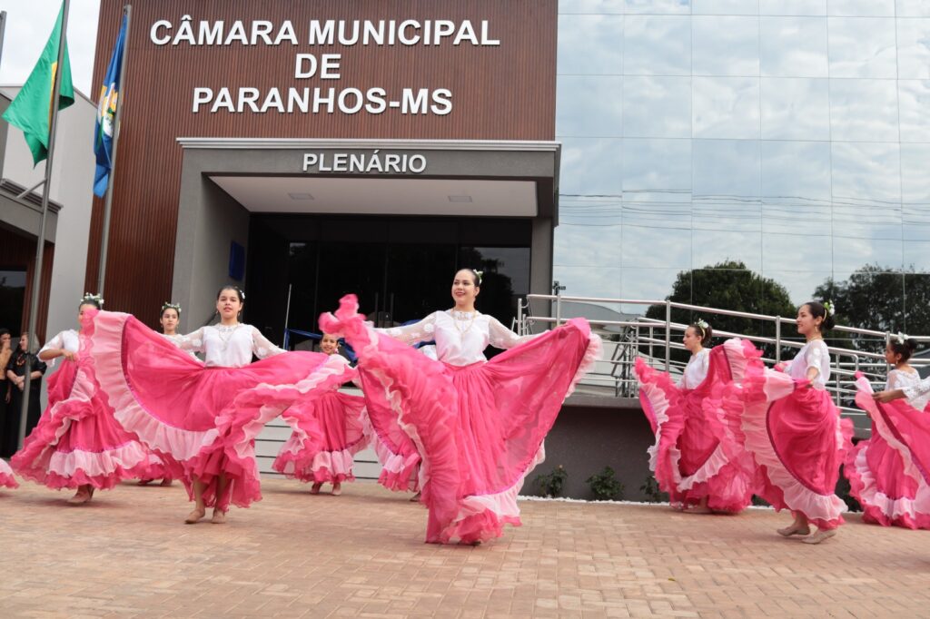 Vereadores de Paranhos inauguraram uma das maiores Câmaras Municipais do interior de Mato Grosso do Sul nesta sexta-feira (5)