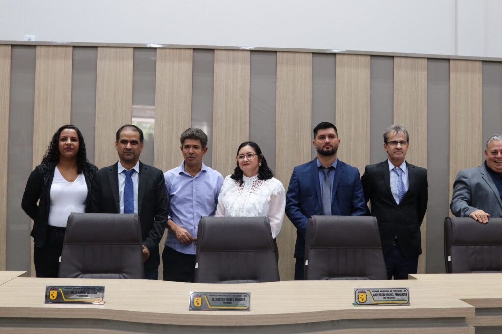 Vereadores de Paranhos inauguraram uma das maiores Câmaras Municipais do interior de Mato Grosso do Sul