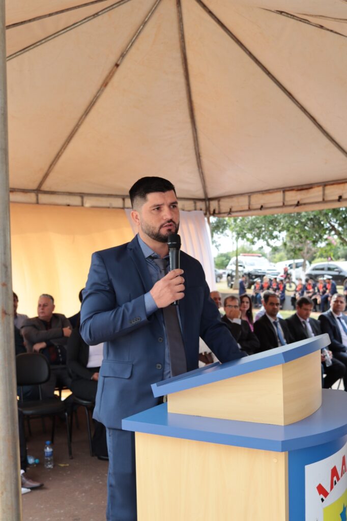 Vereadores de Paranhos inauguraram uma das maiores Câmaras Municipais do interior de Mato Grosso do Sul nesta sexta-feira (5)