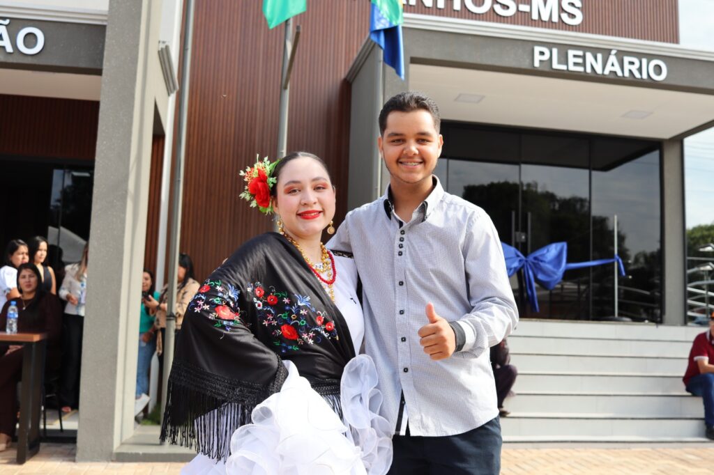 Vereadores de Paranhos inauguraram uma das maiores Câmaras Municipais do interior de Mato Grosso do Sul nesta sexta-feira (5)