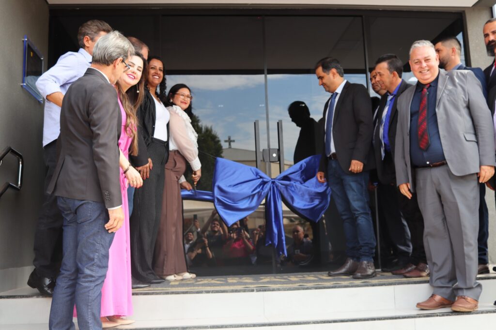 Vereadores de Paranhos inauguraram uma das maiores Câmaras Municipais do interior de Mato Grosso do Sul