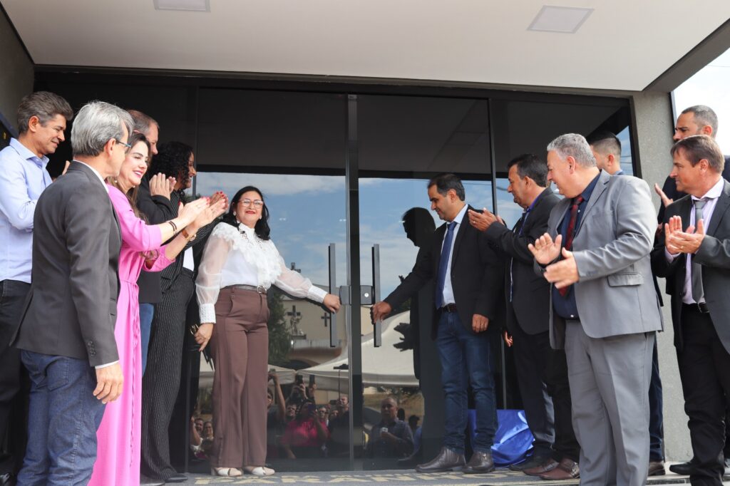 Vereadores de Paranhos inauguraram uma das maiores Câmaras Municipais do interior de Mato Grosso do Sul