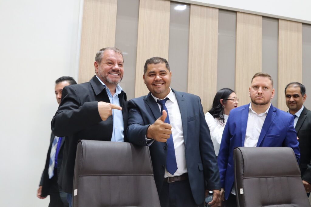 Vereadores de Paranhos inauguraram uma das maiores Câmaras Municipais do interior de Mato Grosso do Sul