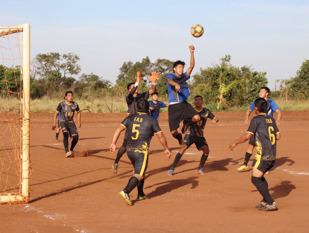 1ª Copa Terrão de Futebol segue neste sábado com cinco jogos em Amambai