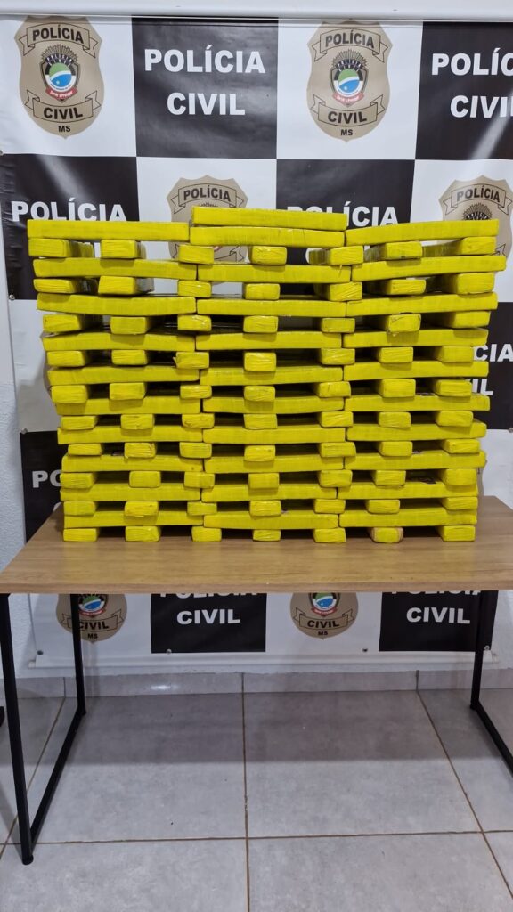 Polícia Civil apreende 156 kg de maconha, arma de fogo e veículo em Tacuru