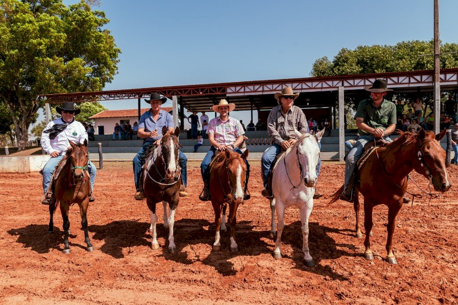 Cavalgada de Lançamento da 31ª Expoac foi um sucesso em Caarapó