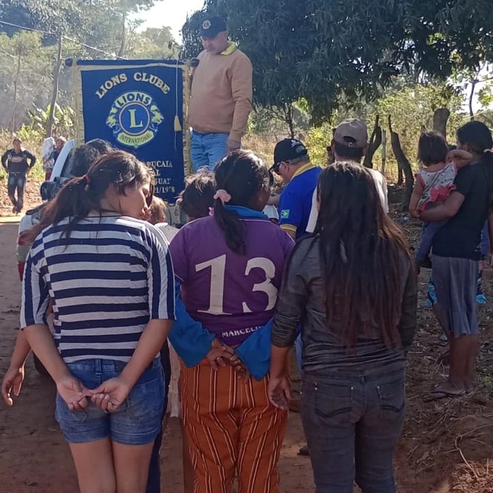 Em ação social, Lions Club Binacional de Coronel Sapucaia entrega leite e bolachas a famílias carentes