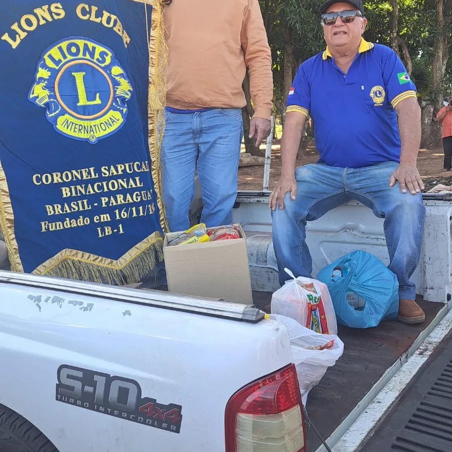 Em ação social, Lions Club Binacional de Coronel Sapucaia entrega leite e bolachas a famílias carentes