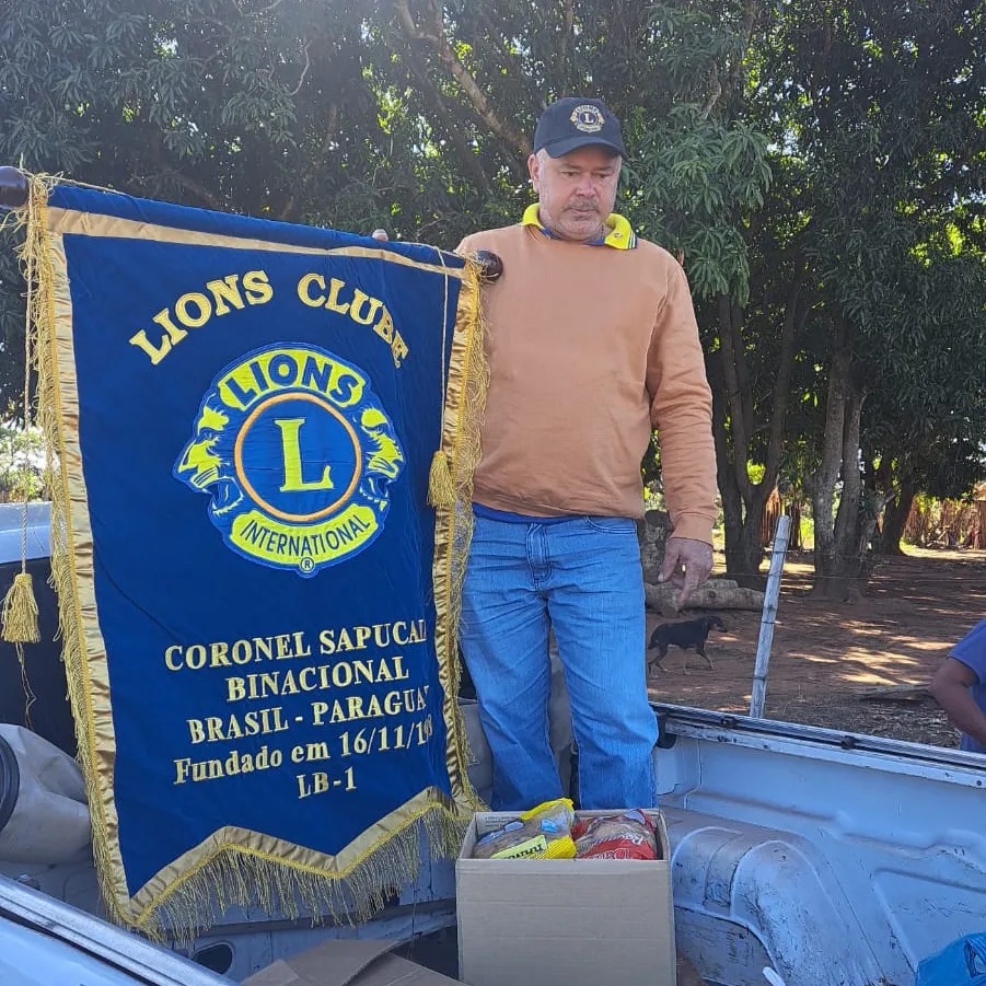 Em ação social, Lions Club Binacional de Coronel Sapucaia entrega leite e bolachas a famílias carentes