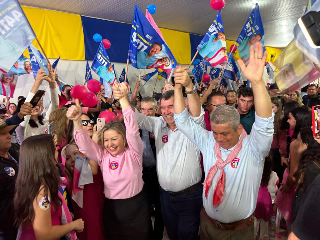 Em Amambai Eduardo Riedel declara apoio incondicional a Janete Córdoba e Zezinho do CTG para prefeita e vice