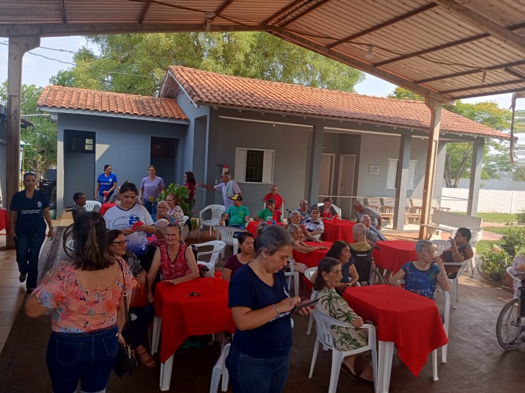 Evento de lazer e socialização é promovido no Lar do Idoso em parceria com o Projeto Conviver