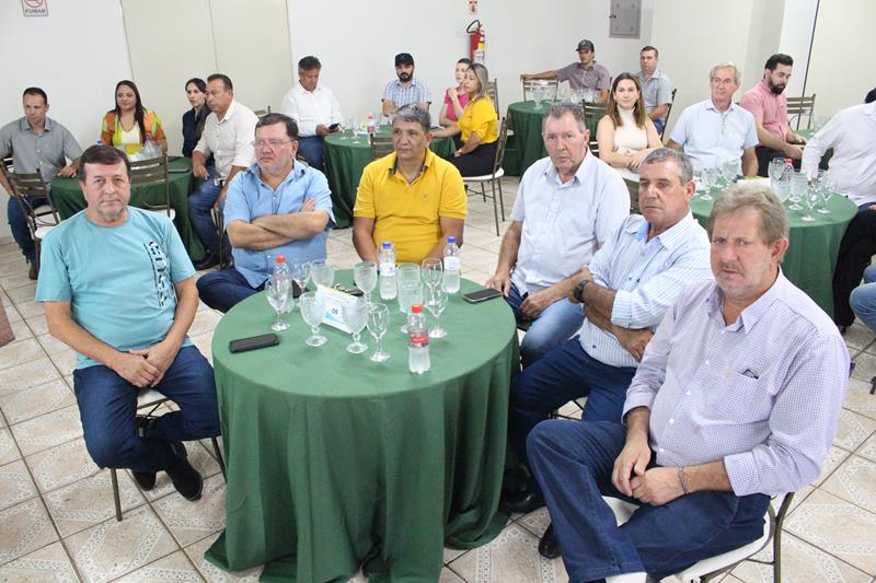 Roda de Conversa reuniu prefeitos e vice-prefeitos eleitos e reeleitos de 17 municípios em Amambai