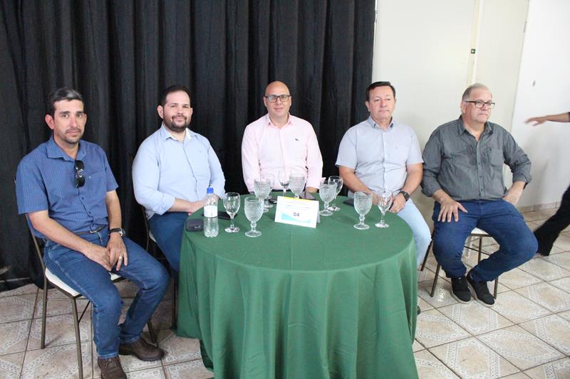 Roda de Conversa reuniu prefeitos e vice-prefeitos eleitos e reeleitos de 17 municípios em Amambai