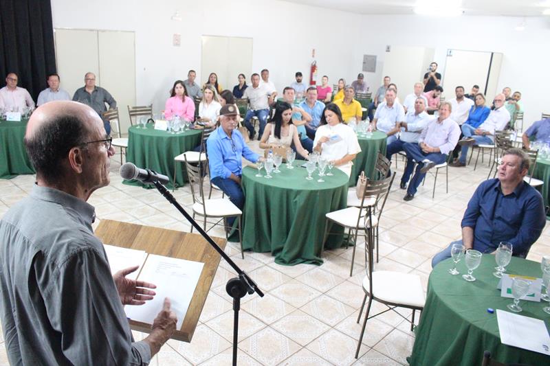 Roda de Conversa reuniu prefeitos e vice-prefeitos eleitos e reeleitos de 17 municípios em Amambai