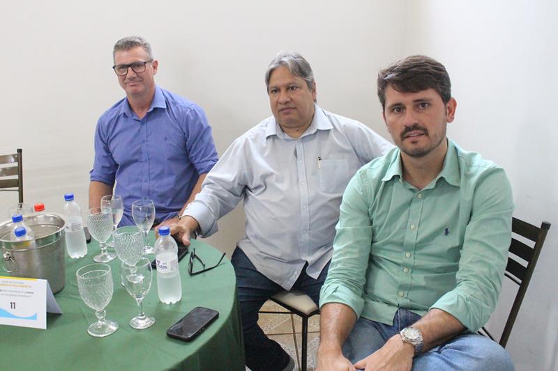 Roda de Conversa reuniu prefeitos e vice-prefeitos eleitos e reeleitos de 17 municípios em Amambai