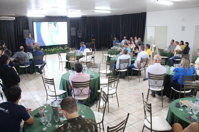 Roda de Conversa reuniu prefeitos e vice-prefeitos eleitos e reeleitos de 17 municípios em Amambai