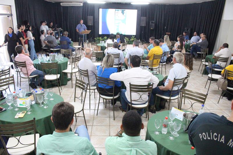 Roda de Conversa reuniu prefeitos e vice-prefeitos eleitos e reeleitos de 17 municípios em Amambai