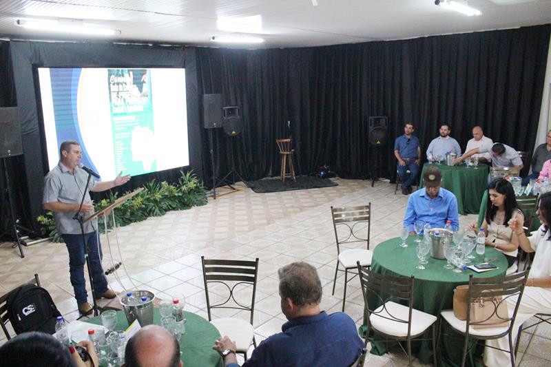 Roda de Conversa reuniu prefeitos e vice-prefeitos eleitos e reeleitos de 17 municípios em Amambai