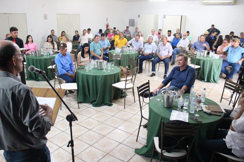 Roda de Conversa reuniu prefeitos e vice-prefeitos eleitos e reeleitos de 17 municípios em Amambai