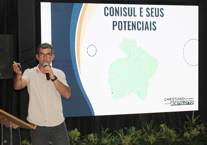 Roda de Conversa reuniu prefeitos e vice-prefeitos eleitos e reeleitos de 17 municípios em Amambai