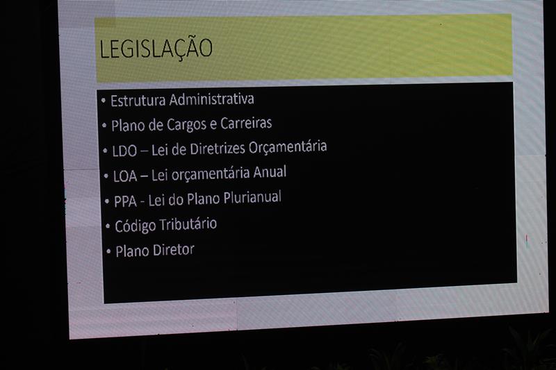 Roda de Conversa reuniu prefeitos e vice-prefeitos eleitos e reeleitos de 17 municípios em Amambai