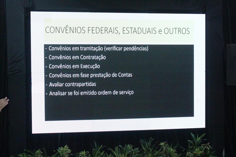 Roda de Conversa reuniu prefeitos e vice-prefeitos eleitos e reeleitos de 17 municípios em Amambai