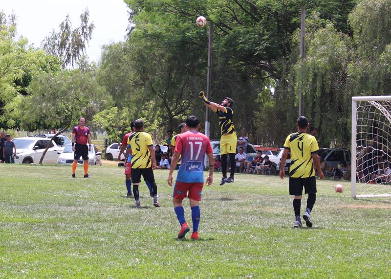 Fazenda Flamboyant/Intech Telecom faz 4x1 na final e é campeã da Copa Cidade Crepúsculo 2024 em Amambai