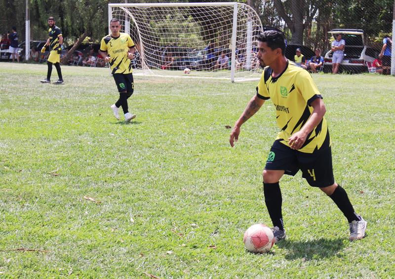 Fazenda Flamboyant/Intech Telecom faz 4x1 na final e é campeã da Copa Cidade Crepúsculo 2024 em Amambai