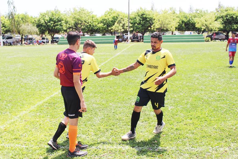 Fazenda Flamboyant/Intech Telecom faz 4x1 na final e é campeã da Copa Cidade Crepúsculo 2024 em Amambai