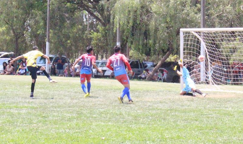 Fazenda Flamboyant/Intech Telecom faz 4x1 na final e é campeã da Copa Cidade Crepúsculo 2024 em Amambai