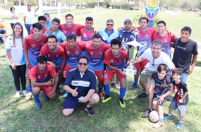 Fazenda Flamboyant/Intech Telecom faz 4x1 na final e é campeã da Copa Cidade Crepúsculo 2024 em Amambai