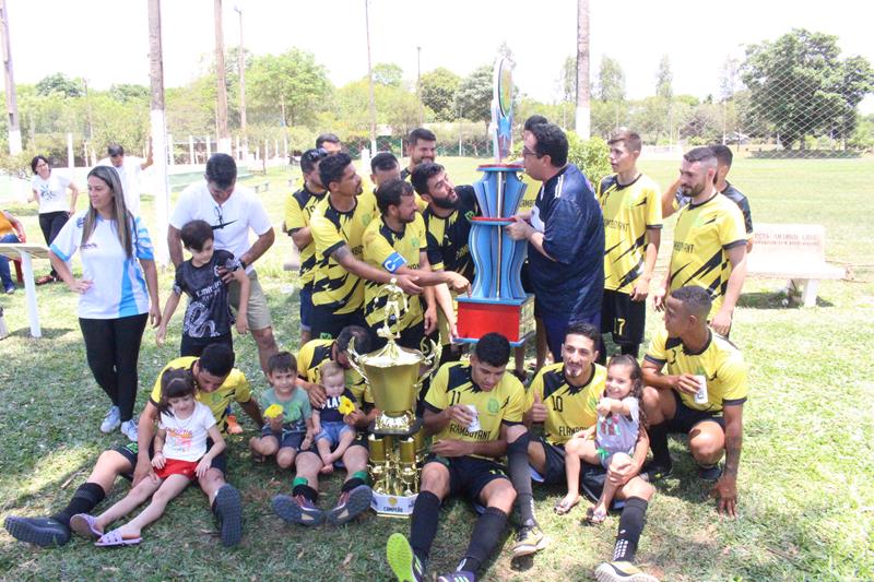 Fazenda Flamboyant/Intech Telecom faz 4x1 na final e é campeã da Copa Cidade Crepúsculo 2024 em Amambai