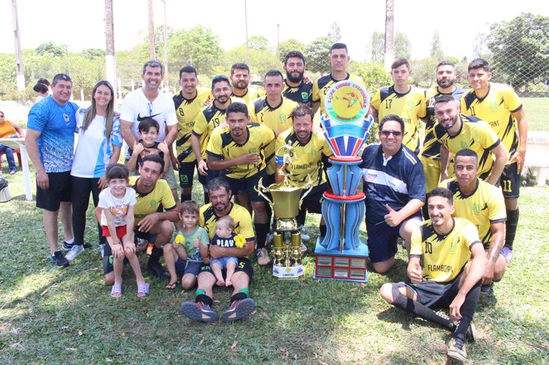 Fazenda Flamboyant/Intech Telecom faz 4x1 na final e é campeã da Copa Cidade Crepúsculo 2024 em Amambai